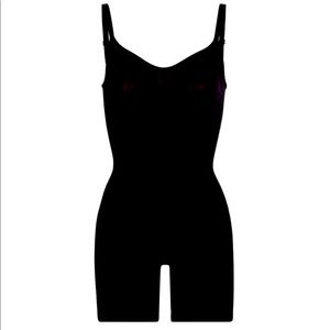 SCULPTING BODYSUIT MID THIGH W. OPEN GUSSET